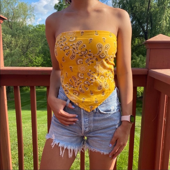 Yellow Hollister Bandana Crop Top - Picture 4 of 4